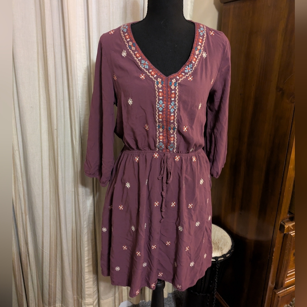 Xhilaration Plum Embroidered V-Neck Midi Dress